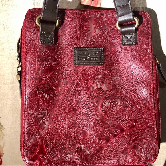Relic Red Embossed faux Leather Crossbody Purse - Picture 3 of 6